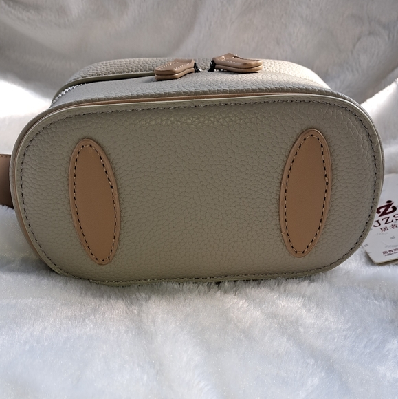 NWT!! Mini Train-Case Crossbody - Picture 7 of 7